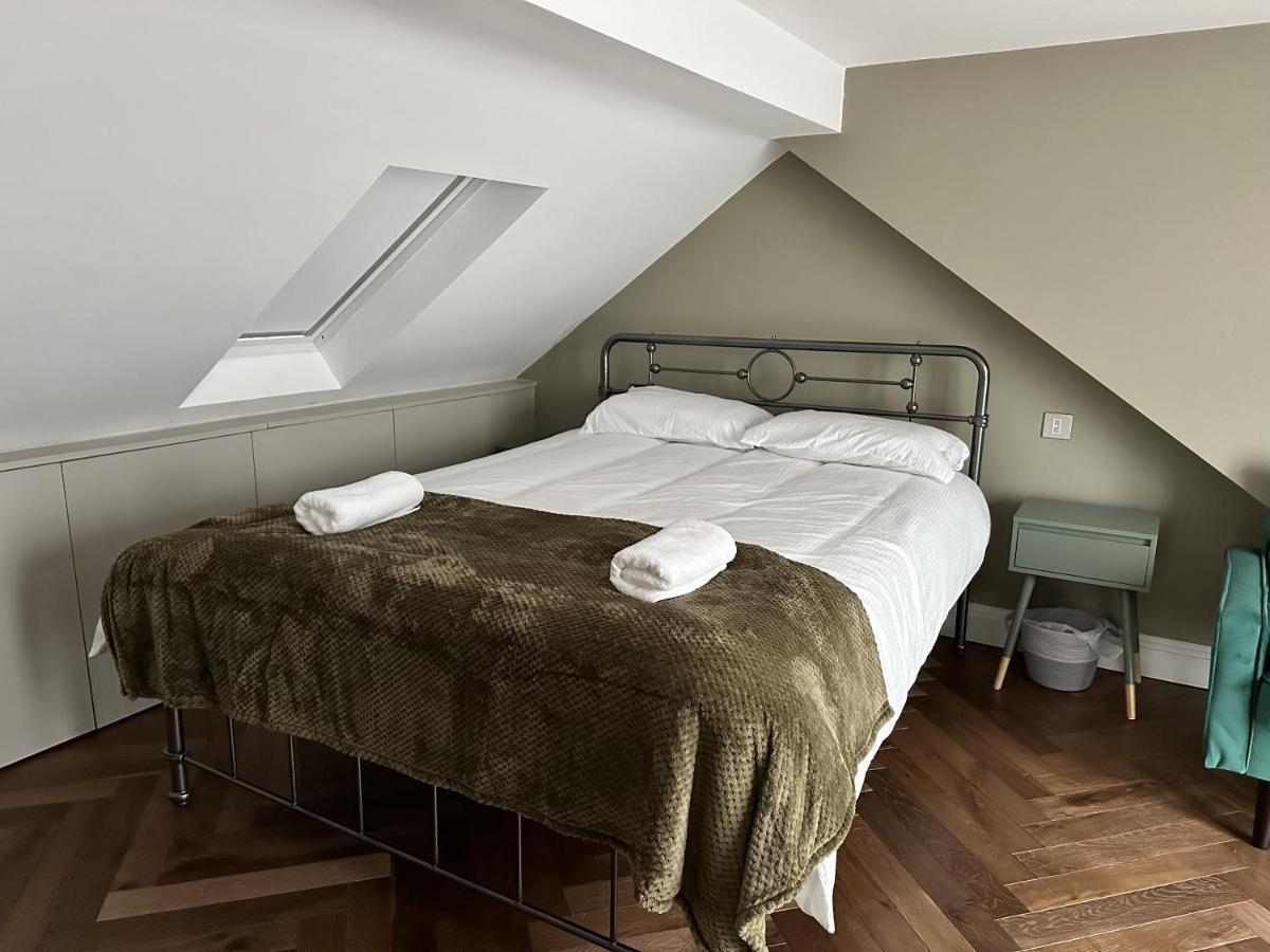 Super Deluxe Apartment บาร์เน็ท ภายนอก รูปภาพ