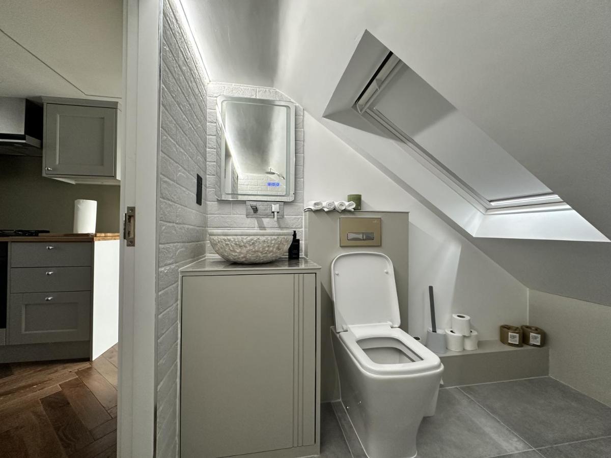 Super Deluxe Apartment บาร์เน็ท ภายนอก รูปภาพ